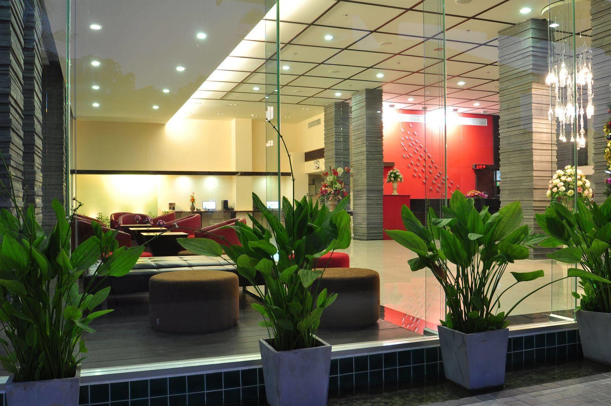 Mayflower Grande Hotel Chiang Mai Eksteriør billede